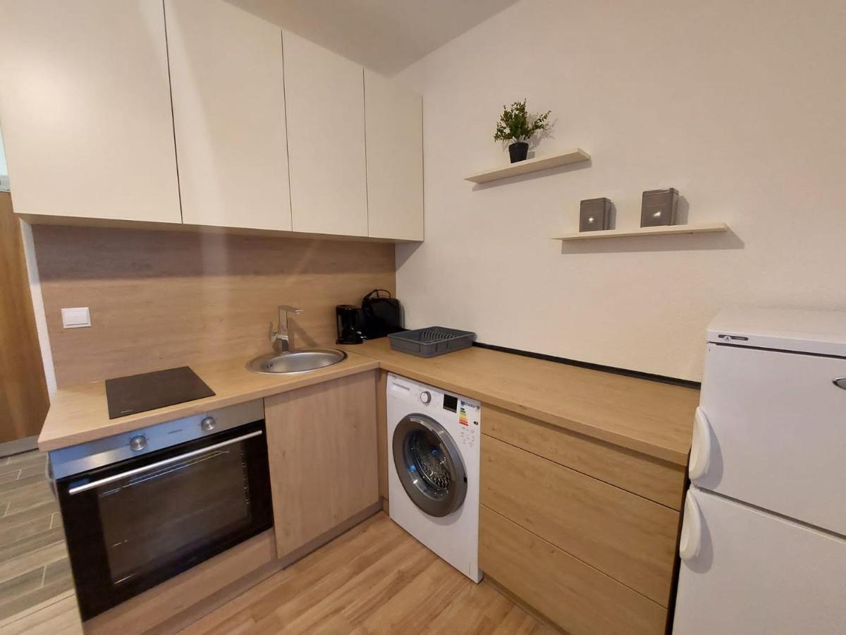 Utulny Apartman V Centre Bb Banská Bystrica Exteriör bild
